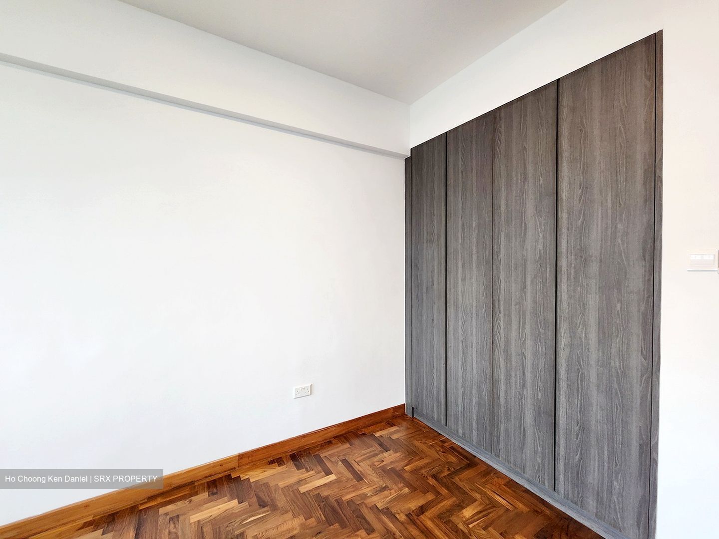 Park East (D15), Condominium #423195041